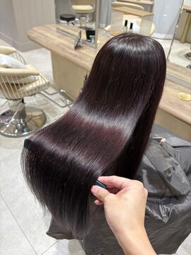 ジーナ 渋谷本店(Zina) ★深みのある色気"大人ワインレッド"【Kengo】