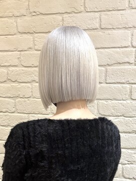 プレ 久留米店(Ple) ホワイトカラー☆切りっぱなしボブ