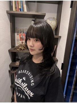 暗髪 レイヤーカット