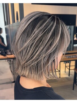 サロウィン 下北沢(SALOWIN) ハイライト風なシャドールーツ