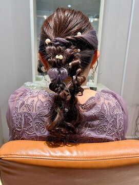 リノアヘアー(Linoa hair) ツイン編み下ろし