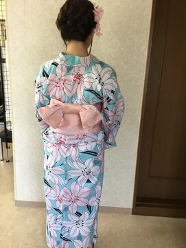 美容室 髪ふうせん 可愛いくみえるまとめ髪