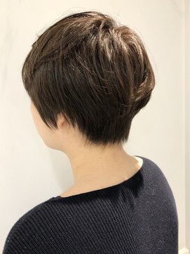 コム(com by neolive) 骨格修正 丸みボブ