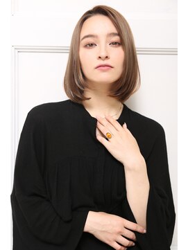 クラッチ 博多(CLUTCH) ナチュラルボブディ　ストレートワンカールa5