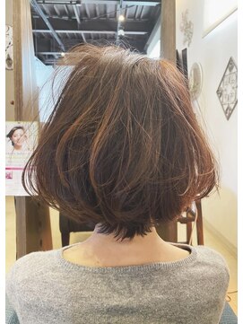 ビス(biss) フェミニン 大人ボブ