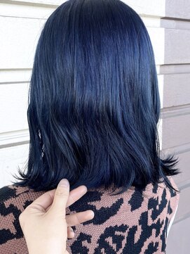 ルッツ(Lutz. hair design) ネイビーブルー