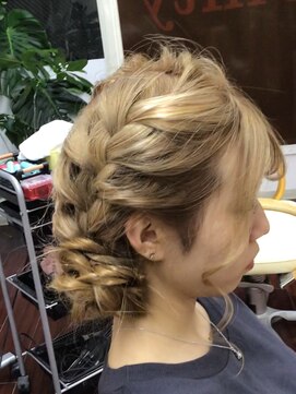 ヘアサロン ユニティ(Hair Salon Unity) 表編みツインテールシニヨン