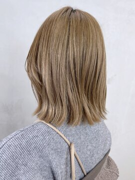 アイティー バイ アルバム 浦和店(IT by ALBUM) ロブグレージュ_斜めバンググレージュカラーシルキー_ba444241