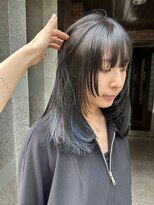 ルーム(Loom.)&nbsp;ブルーブラック　インナーカラー　グレージュ　イヤリングカラー