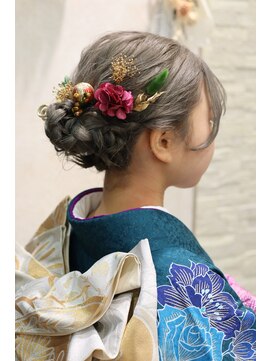 オラ ボーテ(Aura Beaute) ヘアセット　編み込み　シニヨン　波ウェーブ　成人式