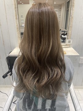 ルシール バイ アリア(Lucir by aria) 白髪ぼかしハイライト♪