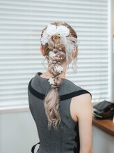 ヘアデザイン ステラ(hair design sTella) ☆ホワイトベージュのあみ下ろしポニーアレンジ☆