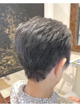 ギッシュ 北名古屋店(guiches) 【白髪ぼかしカラー】グレイカラー