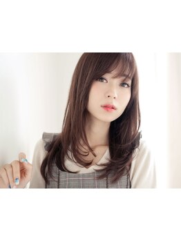 女性スタイリストを中心とした実力派チームがマンツーマン対応でお客様一人ひとりに丁寧な施術を♪