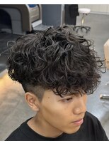 バース バイ ハピネス(BIRTH by happiness)&nbsp;韓国へアカルマパーマワックスなしセンターパート黒髪ウルフ