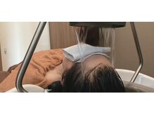 ラナウイ(Lanaui)の雰囲気（5分間の頭浸浴で自立神経を整え深いリラックス状態へと導きます）