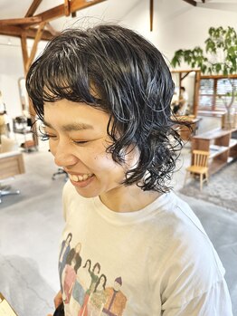 ミッケ(mikke)の写真/創り込みすぎないゆるふわなパーマスタイルが人気。好感度バツグン♪