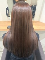 アトレ 福岡大名店(attrait)&nbsp;ツヤ感が映えるロングブラウン×上質な仕上がり