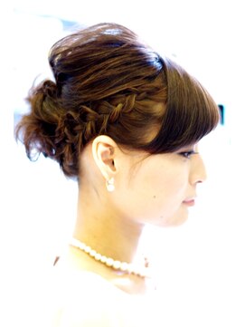 ヘアーリメイク マイ(hair remake Mai) セレブ風グラマラスシニヨン