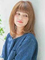 ニュアンスストレートで小顔ヘアー