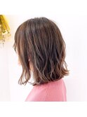 くすみベージュ
