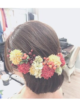 ブラウ ネイル パーティー(Blau Nail Party) つるんとシニヨン