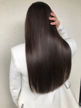 ゼンドット キョウト(Zen. kyoto)の写真/【全席個室/京都駅徒歩５分】今までにない艶と手触りを実感。カラーで傷んだ髪も、毛先まで潤う仕上がりに
