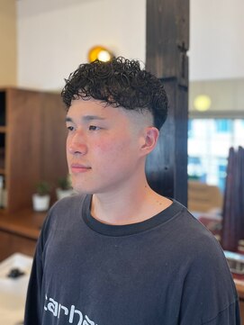 ニューデイ バーバー ショップ(NEWDAY BARBER SHOP) スペインカールフェード
