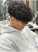 スパイラルパーマ　スペインカール　メンズ　眉毛　刈り上げ