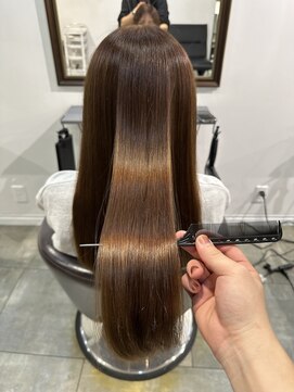 イリ 梅田(ili) 【ブリーチなしWカラー】ツヤツヤ透け感ブラウン