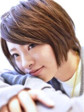 ニフティ(NIFTY) 大人かわいい小顔ショート /ベージュカラー/透明感/熊本/上通