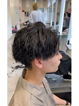 オーシャントーキョー 仙台(OCEAN TOKYO) 波巻きツイストスパイラルセンターパート刈り上げツーブロック