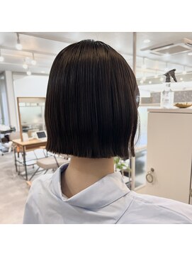 縮毛矯正/切りっぱなしボブ/ミニボブ/外ハネウエーブ
