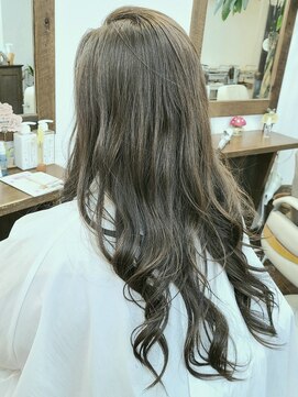 エクラートエール 大宮東口店(ECLART aile) 【Anne】ロングレイヤーアッシュグレージュカラー【LADIES】