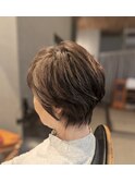 分け目なしショートレイヤー40代50代60代