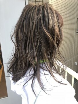 ジーナ(XENA) グレージュメッシュ