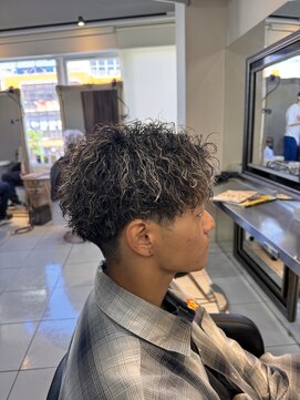 アイズ 海老名(AIZU) ツイストスパイラルパーマ アップバング メンズパーマ 理容室