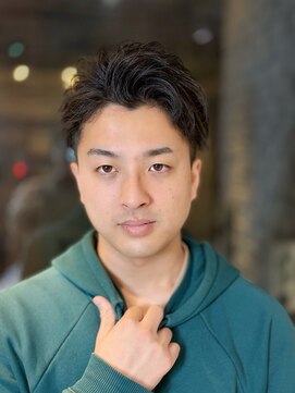 クオンヒール(QUON HEAL) 七三アップバングニュアンスパーマテーパーフェードｎ