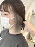 イヤリングカラーインナーカラーシルバーグレージュ小顔ボブ20代
