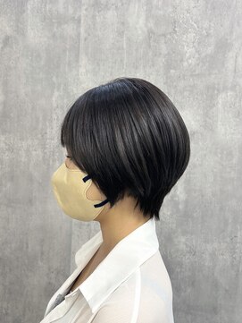 ディーボーイリタ 光の森(D-BOY Lita) ショートボブ/ブルーアッシュカラー