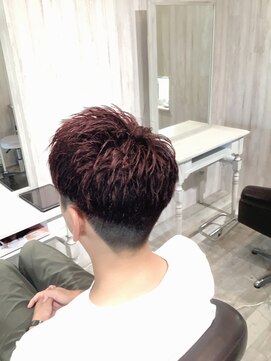 アトリエキー(atelier Kii) 刈り上げショート カシスカラー