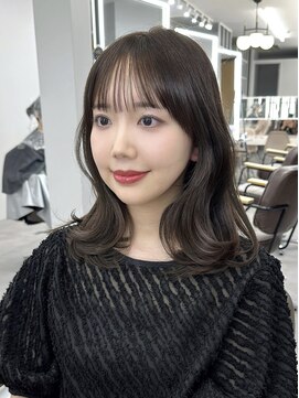 プラチナ(PLATINA) レイヤーカット顔まわり前髪セミロング20代30代40代