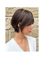 アース オーセンティック 越谷レイクタウン店(EARTH Authentic)&nbsp;越谷レイクタウン　白髪ぼかしハイライト×ショート