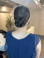 サンルーム(SUN room) タイトシニヨンタイトヘアお呼ばれヘアツヤ髪大人可愛い
