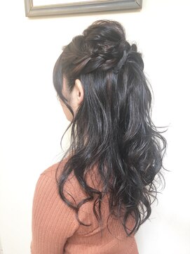 モ ディープ 泰夢(mo’Deep 泰夢) 編み込みハーフアレンジ