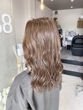 エイティエイト(88) 艶髪ショコラクリアベージュミディ