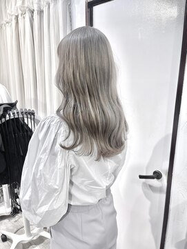 ヘアーアンドアトリエ マール(Hair&Atelier Marl) 【Marl】ホワイトミルクティーカラー×波巻き