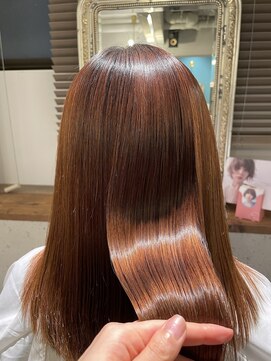 ムーン(moon) 9月#モテ髪カタログ#外ハネボブ#セクションカラ#ペールベージュ