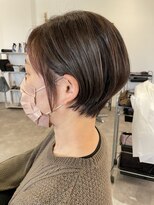 ナンバー(number+)&nbsp;20代30代大人可愛いアッシュベージュくびれショート耳掛け透明感