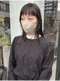 ストレートヘアにオン眉ワイドバング/落合